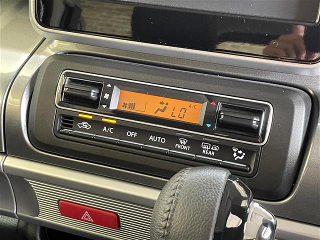 【オートエアコン】車内温度を感知して自動で温度調整をしてくれるのでいつでも快適な車内空間を創り上げます！