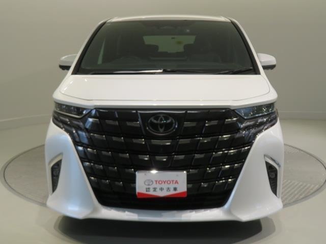 「フロントマスク」です。車の印象を決めるのは【顔】。この車の顔つきは、きっとあなたにピッタリ！？