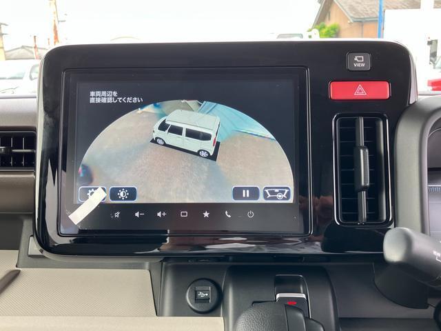 発進前の車両周囲360度をナビの画面で可能な3Dビューを装備！運転席から死角になる箇所も確認できるので安心！