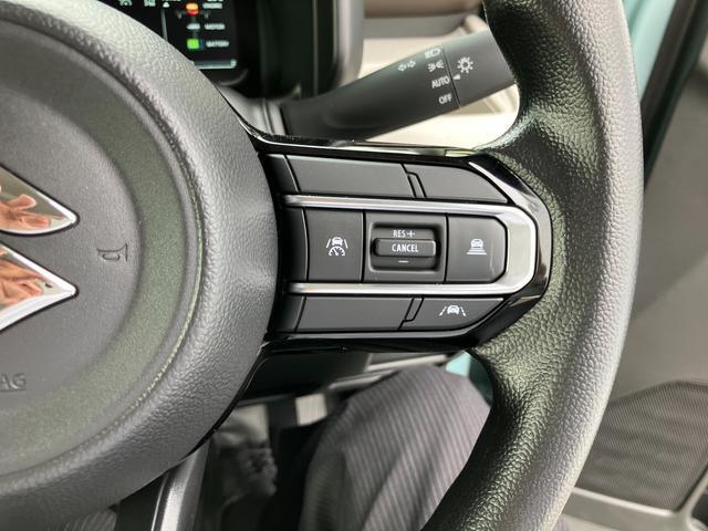 設定した速度でアクセル操作無しに走行が可能！さらに前方の車両を検知して追従走行してくれる全車速追従機能付きのアダプティブクルーズコントロールを装備！