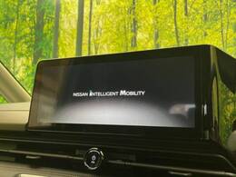 【メーカー純正12.3型ナビ】インテリアに溶け込むスタイリッシュな「専用設計」メーカーナビを装備♪視認性や操作性など基本性能にも優れ、より上質なカーライフをお楽しみいただけます。