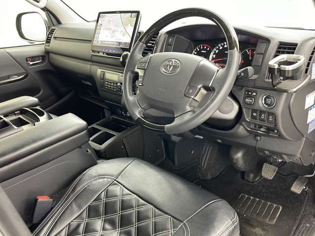 【インパネ全体】全方位で視界が広く、高い目線で運転もしやすいです！