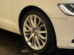 当店はお車のメンテナンス、ドレスアップ、愛車のためのガレージのご提案まで多くの実績がございます。お車への強いこだわりをお持ちの方もきっと御満足いただけると思います。