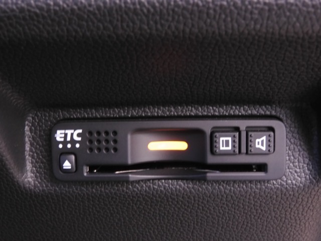 今や必需品の◆ETC車載器　装備車◆　有料道路を利用する際にスムースに通過でき、わずらわしい料金支払いから開放されます！