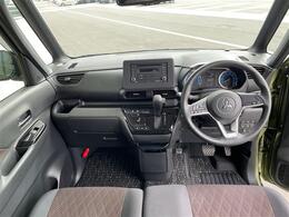 【インパネ全体】『インパネ全体』の画像になります。写真の内容に関してご不明点、ご質問等がございましたらお気軽にガリバー店舗までお問い合わせください。