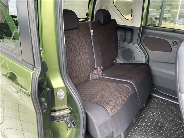 【後部座席】『後部座席周辺』の画像になります。写真の内容に関してご不明点、ご質問等がございましたらお気軽にガリバー店舗までお問い合わせください。