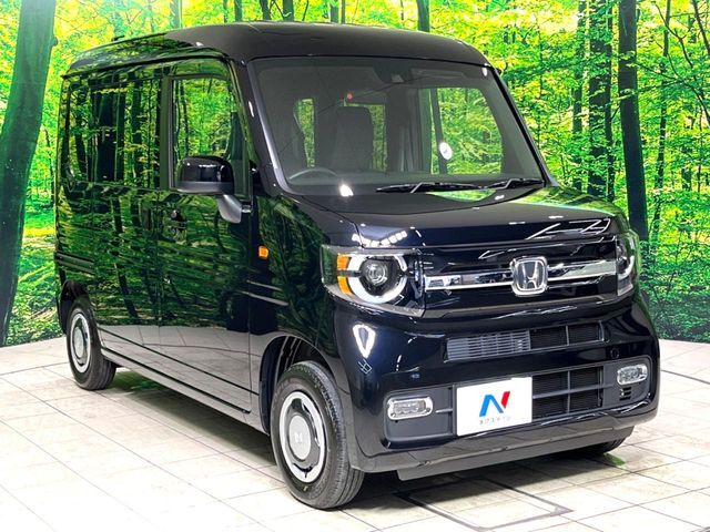 大好評のボディコーティング「弾スプラッシュコート」もご納車までに施工可能。通常のガラスコートと異なる、耐久年数6年の無機質ガラスコーティングが、ボディをキレイな状態に保ってくれます。