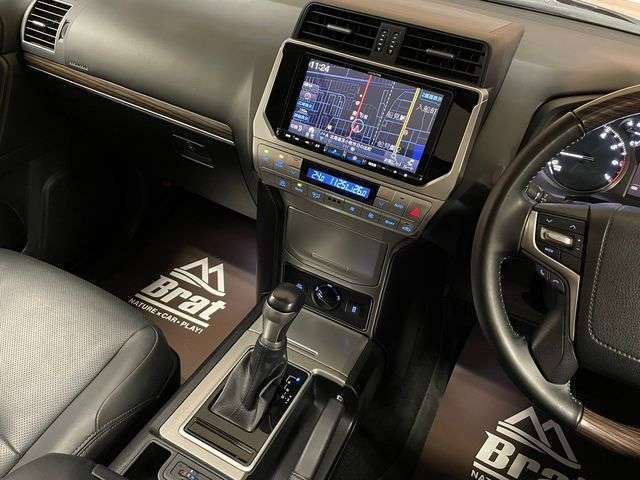 ★当社は、新車、中古車注文販売、整備、車検、修理板金、塗装、買い取り、ボディーコーティング加工、各種ドレスアップパーツに至るまで、幅広く行っています★