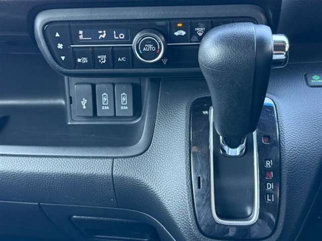 せっかく見つけたお気に入りの1台を遠いからとあきらめてほしくない！遠方でも陸送納車承れます。