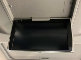 後部座席からもエアコン操作をしていただけます。