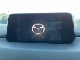 【メーカー純正ナビ】インテリアに溶け込むスタイリッシュな「専用設計」メーカーナビを装備♪視認性や操作性など基本性能にも優れ、より上質なカーライフをお楽しみいただけます。