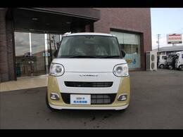 広い展示場には目移りしちゃうくらい軽・届出済未使用車が展示されてます