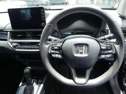 元弊社業務用車です。革巻ハンドル＋セレクトレバー