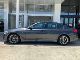 徹底した納車前点検とBMWメカニックが持つ高い技術力で、 高いクオリティを保っております。皆様のBMWライフを真心こめてサポートいたします。