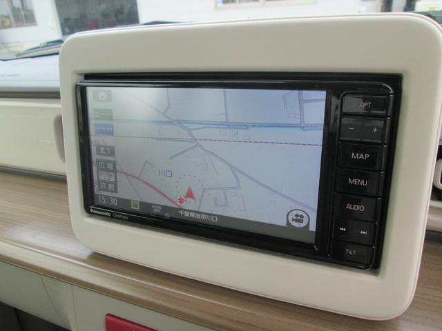 純正7インチナビついています