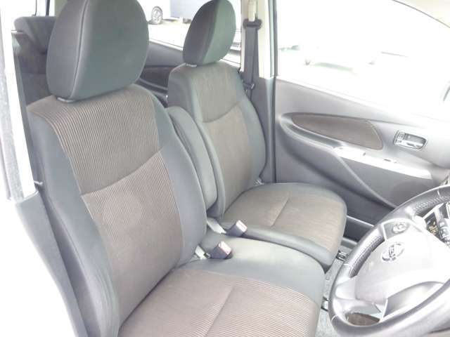 運転席画像になります。シートは使用感は御座いますが、まだまだ使用出来ます！