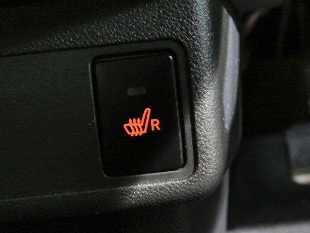 運転席シートヒーター付き。寒い日の朝はシートヒーターで快適です。室内が暖まる前の時間でも、お尻はポカポカ♪