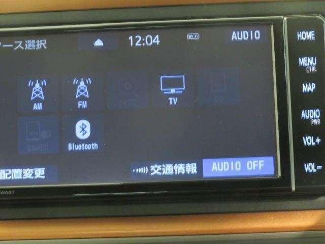 Bluetooth（ブルートゥース）接続機能付き。スマートフォンなどからお気に入りの音楽をワイヤレス再生できます。ドライブがさらに楽しくなりますね。