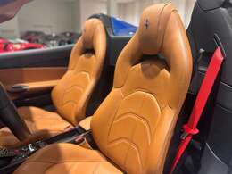 フル電動シート：お客様の適切なシートポジションで快適なドライブを楽しんでいただけます。