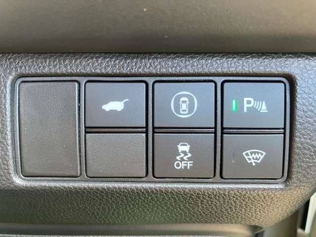 ホンダの総合先進安全装備のホンダセンシング搭載！　衝突や斜線はみだしなどの危険が予測される時、センサーが警告。　ヒューマンエラーを高度先進技術が補完してくれます。