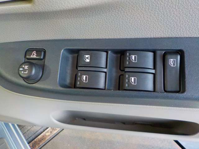 指定工場保有。購入からアフターフォローまで、お車のことは島根県出雲市のフレストにお任せください。営業時間9:00～19:00、水曜日定休