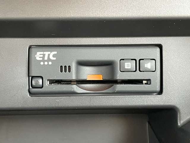 「ETC車載器」　料金所での通行券の受け取りや料金の支払いのための、一時停止や現金のやりとりが不要♪停車が不要になることによる渋滞緩和にも威力を発揮します♪セットアップもカーチスにお任せください♪