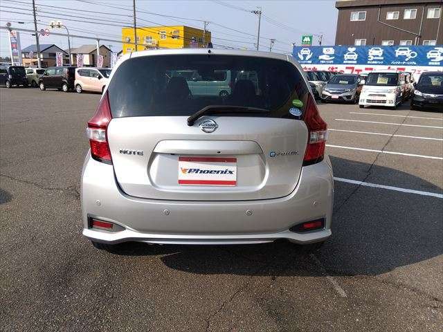 SDナビ☆Bluetooth☆フルセグ☆DVD☆アラウンドビューモニター☆エマージェンシーブレーキ☆パーキングソナー☆車線逸脱警報☆LEDライト☆デジタルインナーミラー☆インテリジェントキー☆ETC☆