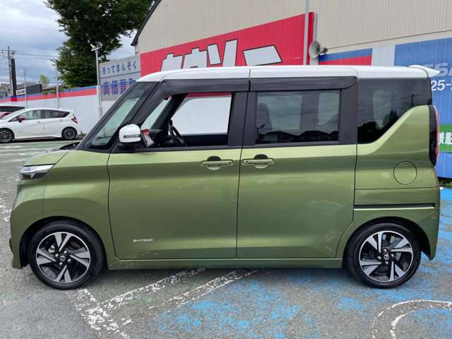 両側オートスライドドア装備！運転席やドアのスイッチ、リモコンキーでも開閉操作できるので便利ですよ！