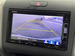 【バックモニター】後ろのカメラの映像がモニターに映し出されるので、後方の見えない死角や、障害物との距離感などもしっかり安全確認することができます！