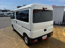 リヤドア・リヤクォーター・バックドアウィンドウにスモークドガラスを採用