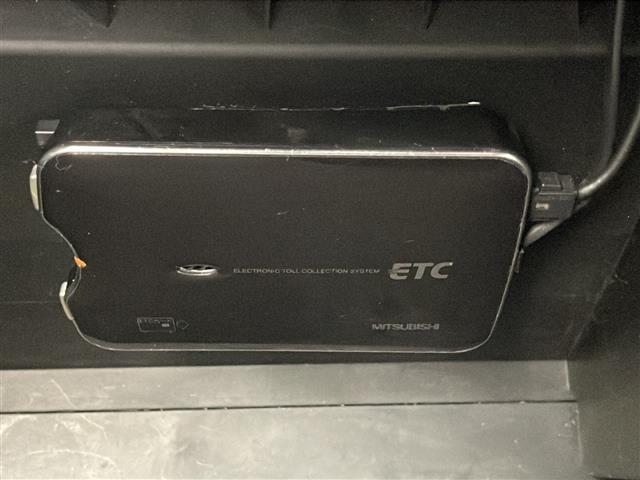 ◆【ETC】有料道路を利用する際に料金所で停止することなく通過できる、ETC車載器（ノンストップ自動料金収受システム機器）が装備されています。セットアップを行うことで利用可能になります。