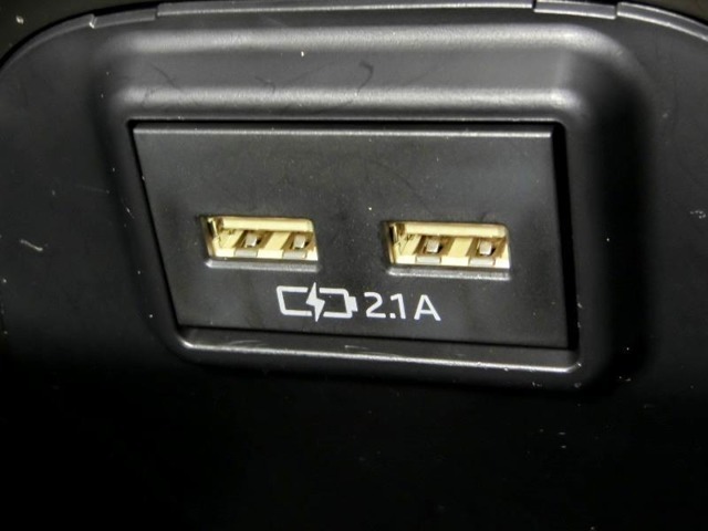 USB充電ができます。