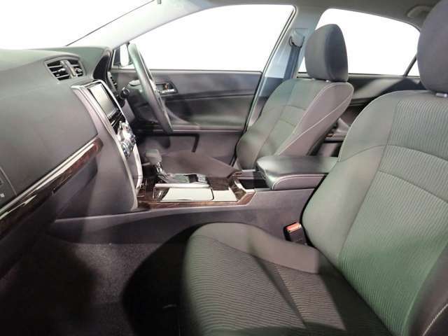 ◆同車種のカラーバリエーションも豊富に取り揃えております。当店にお好みのボディーカラーがない場合は、グループ店の在庫車をお調べしてお取り寄せも可能です。◆