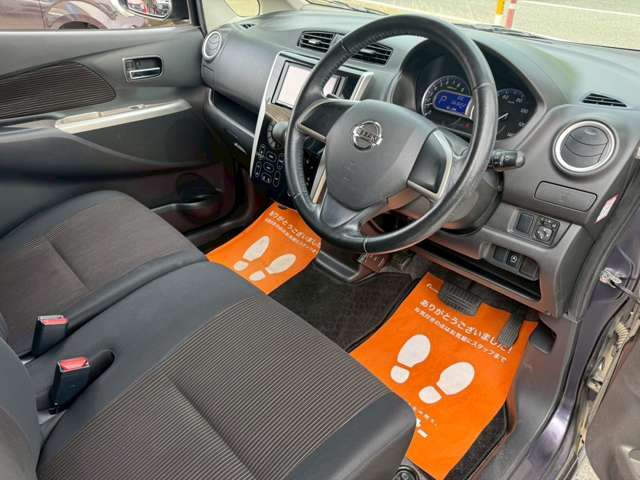 運転席廻りです☆小郡車輌ってどんなお店なの？！ってかたは口コミをチェックしてみてください☆当社ユーザー様より生のお言葉を掲載させて頂いております☆お店選びのお手伝いになれば幸いです！