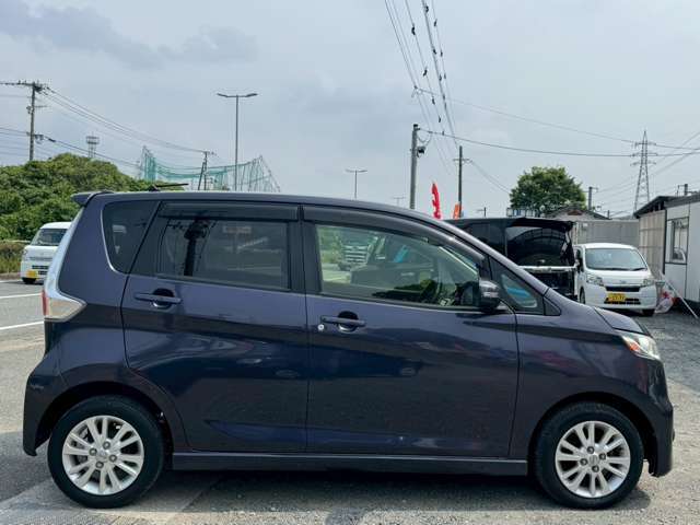 横から☆当店は全国販売、納車（店頭契約）を自信もって行っております。お車を自社便もしくは提携陸送会社にてご自宅までお届けします。納車場所を教えて頂ければ陸送費及び他府県登録費用をお見積りいたします☆