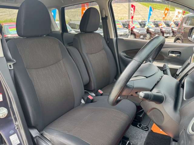 運転席廻りです☆小郡車輌ってどんなお店なの？！ってかたは口コミをチェックしてみてください☆当社ユーザー様より生のお言葉を掲載させて頂いております☆お店選びのお手伝いになれば幸いです！
