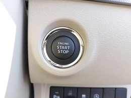 エンジン始動も楽チンです。イチイチ鍵を出す手間も無くなりますよ。