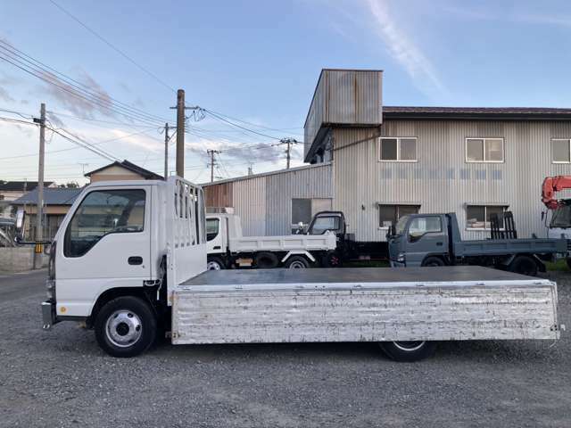 中古車は故障が・・・というお客様に！保証プランをご用意致しております♪　ライト、スタンダード、プレミアムの3つのプランから選べます♪