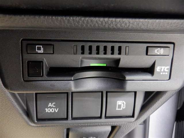 ETC車載器付きです。高速道路の料金所もスムーズに通過できます。