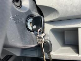 車両からはなれた所からカギの開け閉めが可能なキーレスエントリー機能付き！