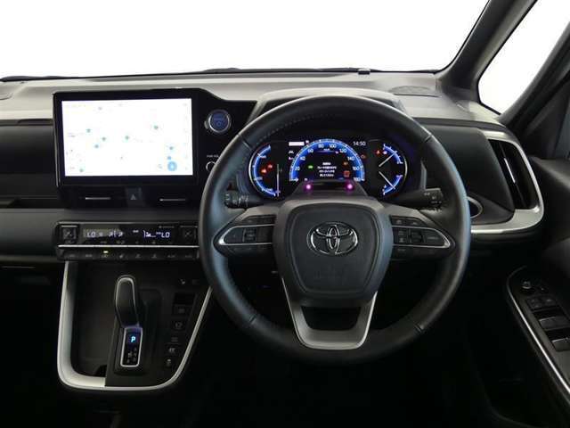見通しのよいすっきりとした視界で、誰でも運転しやすいです。運転のしやすさは疲れにくさにも繋がりますよ♪