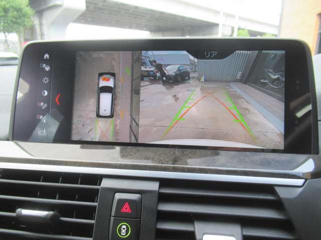 360カメラ搭載で駐車が苦手な方や狭い所での駐車も安心です♪