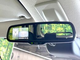 【マルチアラウンドモニター】専用のカメラにより、上から見下ろしたような視点で360度クルマの周囲を確認することができます☆死角部分も確認しやすく、狭い場所での切り返しや駐車もスムーズに行えます。