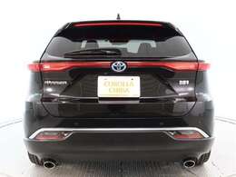 バックカメラが付いているので後方確認が非常にしやすいです。今や運転初心者も熟練者も必須装備！ついていて損はないですね♪