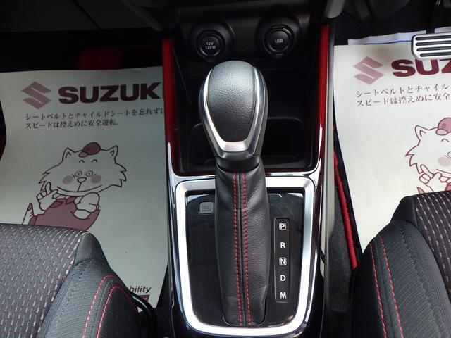 フロント6ATになります。パドルシフトを操作すれば、指先での素早いシフトアップ/ダウンが可能です。