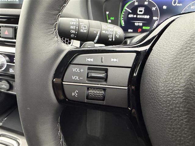 【運転席操作部】『運転席周辺の装備』の画像になります。快適なドライブを楽しむための機能が装備されています！運転席から触れるので使いやすいです！