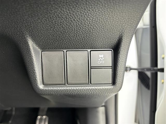 【運転席操作部】『運転席周辺の装備』の画像になります。快適なドライブを楽しむための機能が装備されています！運転席から触れるので使いやすいです！