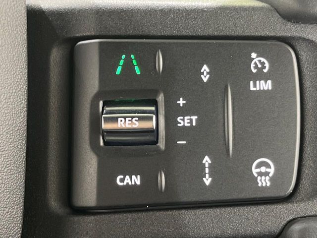 アダプティブクルーズコントロール　『ミリ波レーダー+ステレオカメラにより前方車輌を認識し、高速道路などの自動車専用道路では追従機能付きのクルーズコントロールをご利用になれます。』