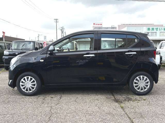 【届出済未使用車とは】自動車の分類では「新車」「中古車」この2種類しかありません。走行距離が100km未満かつ初度登録または初度届出された車両を「届出済未使用車」と呼んでいます。