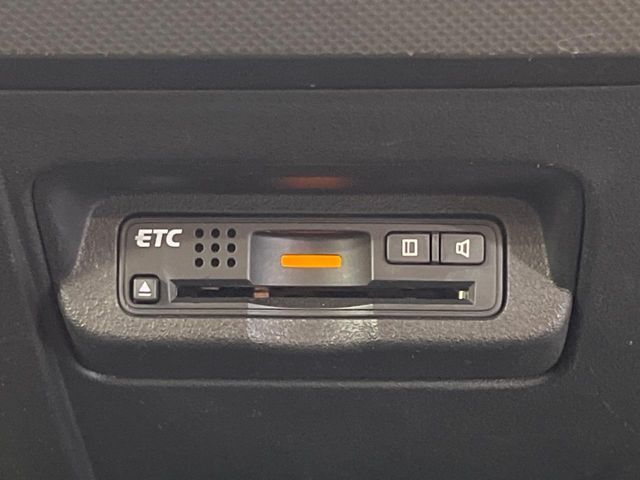 【ETC】高速道路の料金所をストレスなく通過！話題のスポットやサービスエリアに多い「スマートIC」利用時は必須のアイテムです。当店でセットアップを実施、ご納車当日からすぐにご利用いただけます！